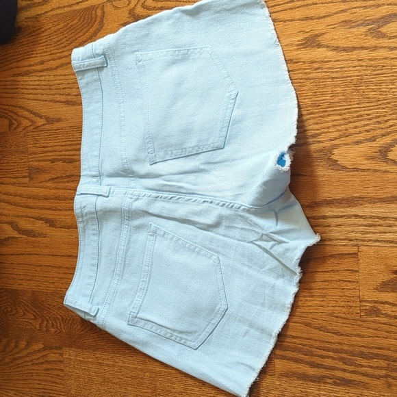 Altar'd State Alley Shorts Light Blue Raw Edge Cuff Size M Never Worn - Picture 8 of 9